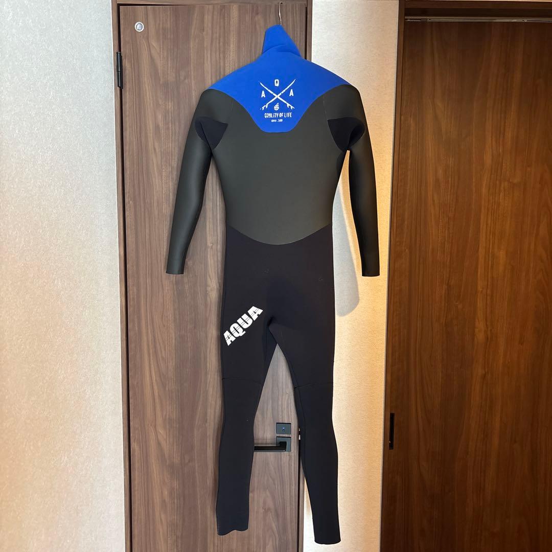 美品高級セミドライウェットスーツ5mm　AQUA ハンガー付