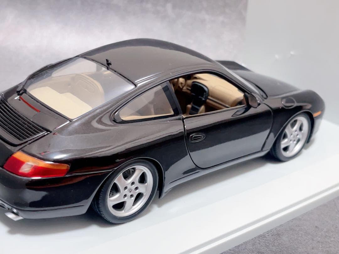 1/18 ポルシェ 911 ターボ (996) ブラック