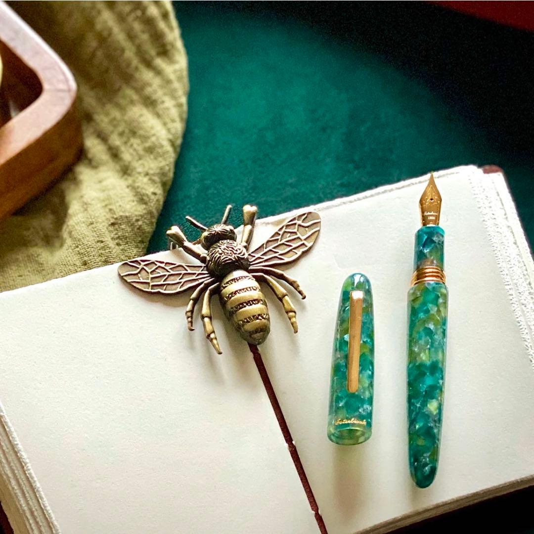 エスターブルック ビー　ページホルダー 蜂