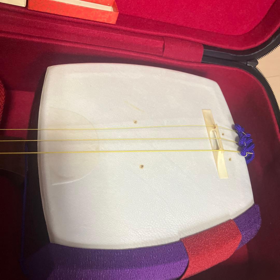 三味線本体と付属品（ハードケース付）セット