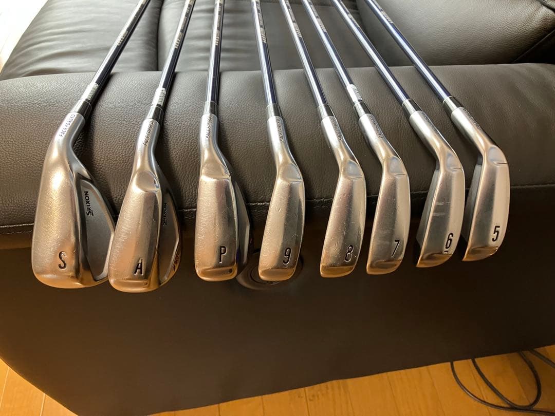 ダンロップ　スリクソンZX4アイアンNo.5〜9.P.A.S８本セット