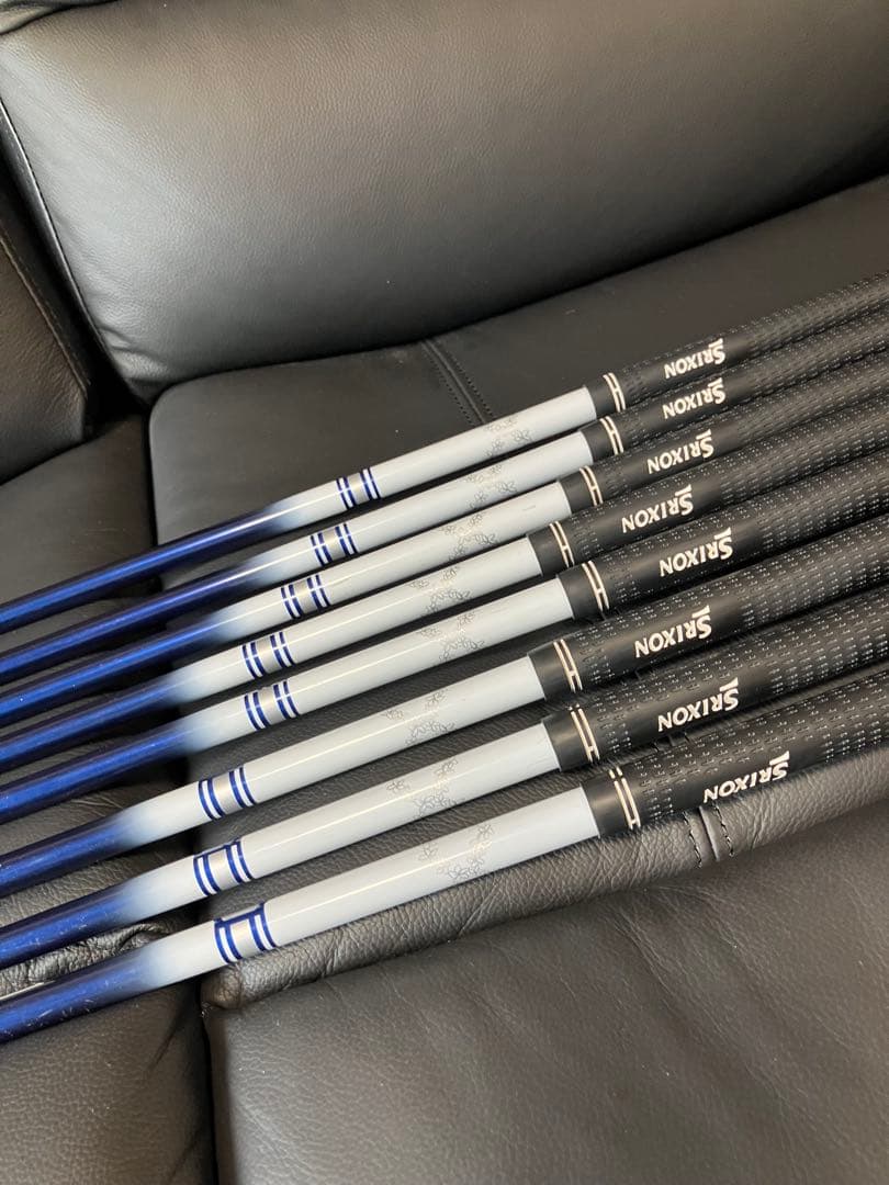 ダンロップ　スリクソンZX4アイアンNo.5〜9.P.A.S８本セット