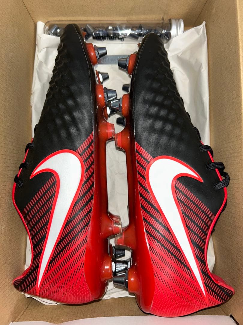 新品 ナイキ サッカースパイク マジスタ オーパス2 SG-pro 28cm