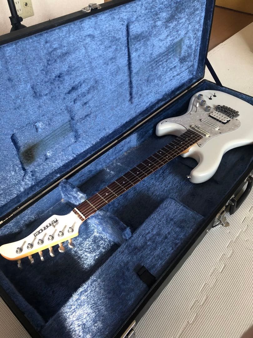 FERNANDES エレキギター ホワイト
