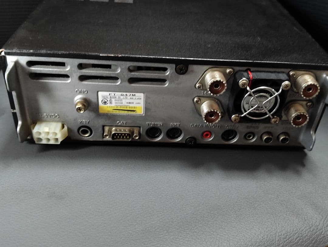 Yaesu FT-847Mトランシーバー