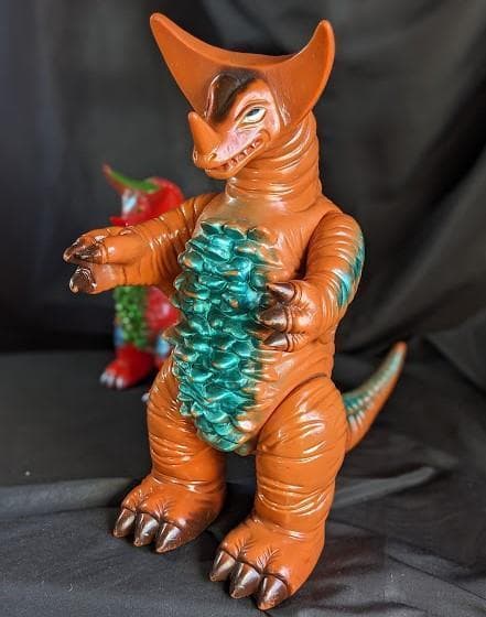 ジャイアント＆スタンダード・ゴモラ（ブルマァク復刻）ソフビフィギュア２体セット