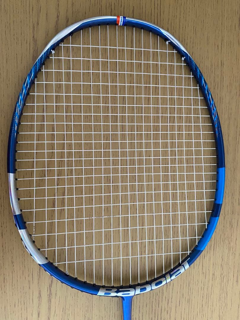 バボラ⭐︎バドミントンラケット 新型サテライトオリジン　エクスボルトストリング付！