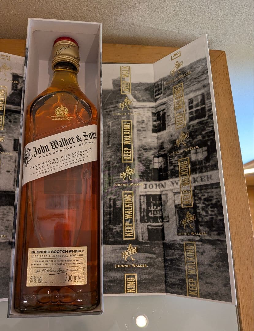 ジョン•ウォーカー&サンズ/200周年記念ボトル51％ 700ml （箱付き）