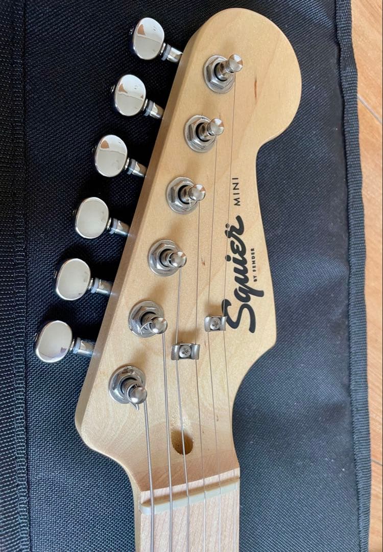 1/10まで Squier フェンダー　ミニエレキギター　 ジャズマスターミニ