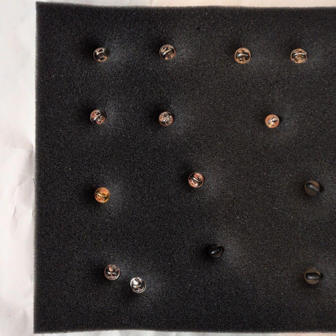 ひろ　矢沢永吉さん　ピンバッチ１８個　ケ−ス入り 未使用に近い　最終値下げ