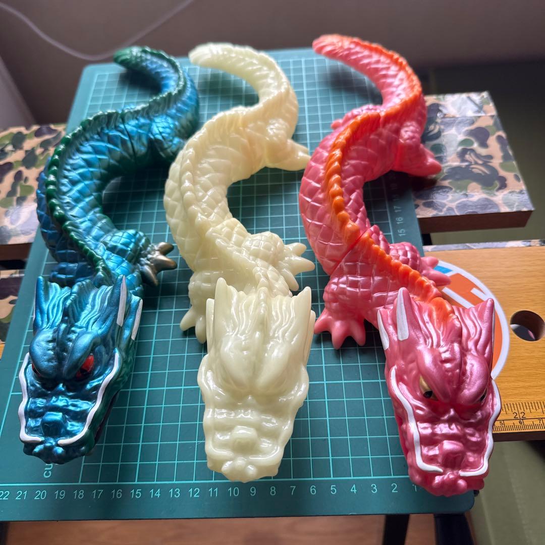 M1号　マンダ　第一期　緑　ピンク　蓄光版スタンダードサイズ　ソフビ　3体