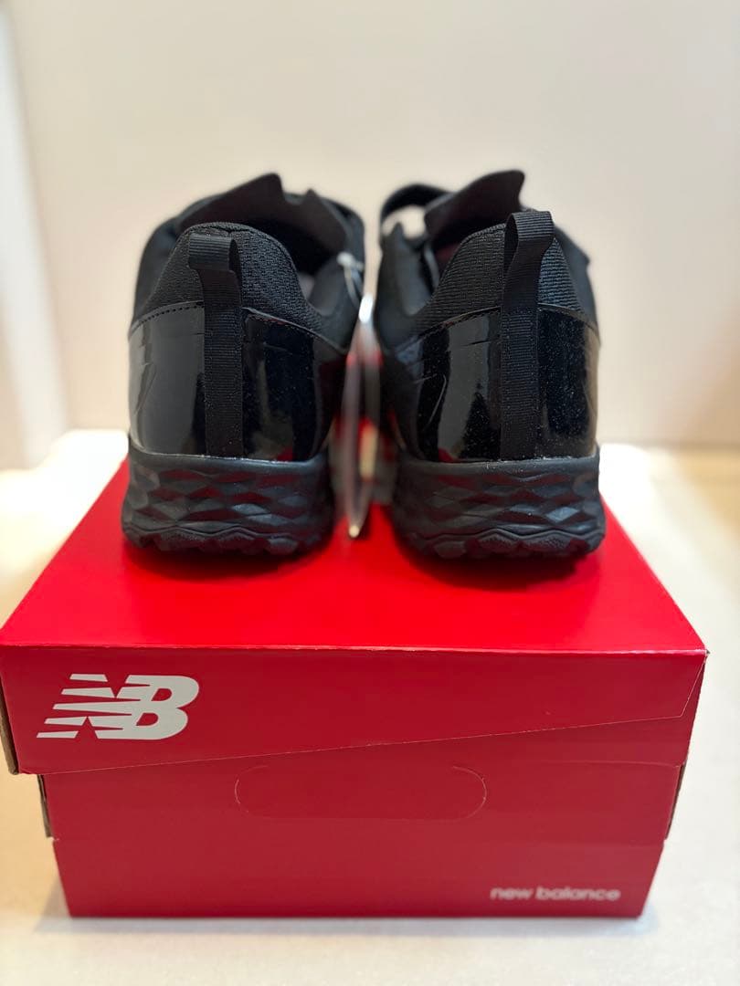 【新品未使用】ニューバランスTJ80 AK2 トレーニングシューズ　黒　光沢