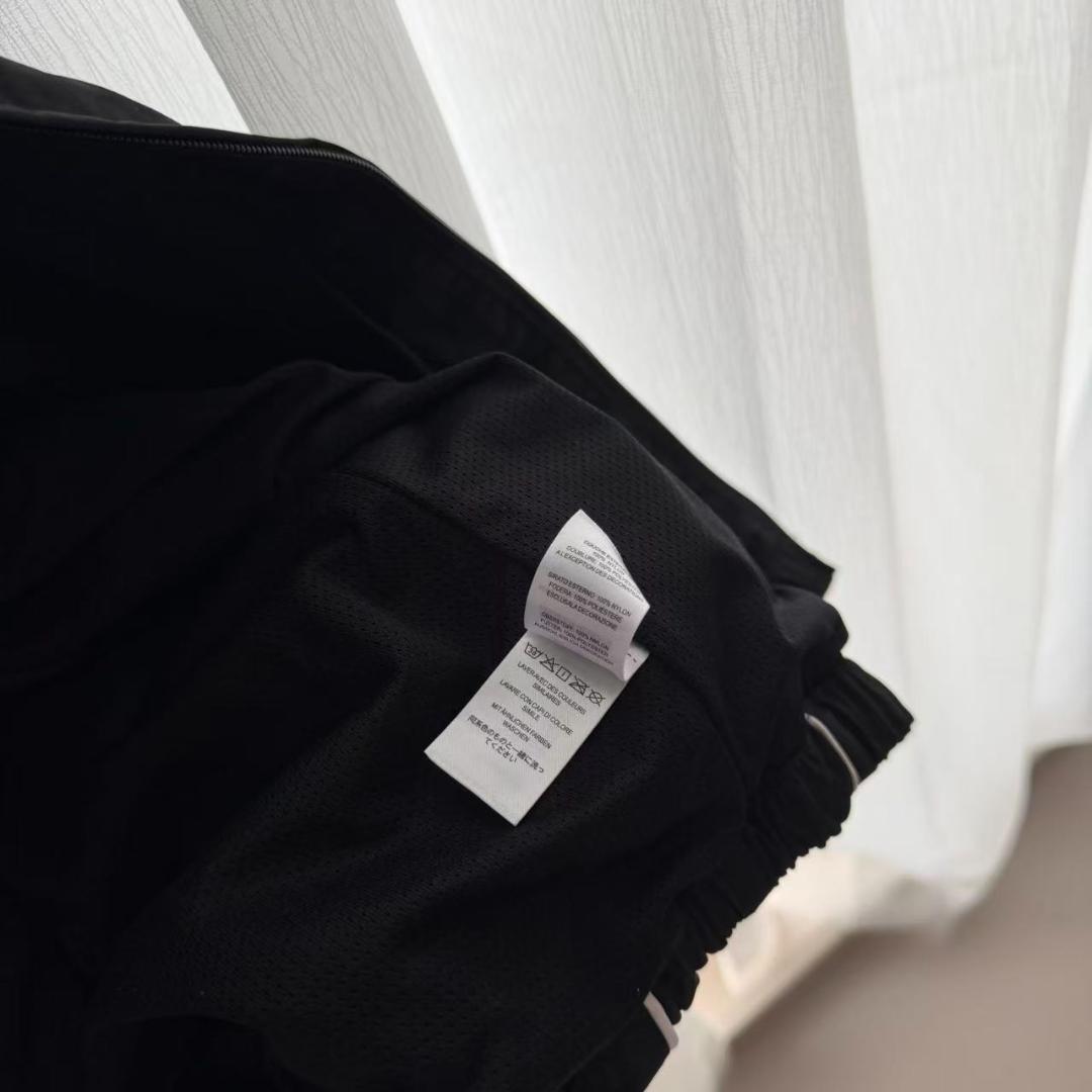 ブラック ナイロンジャケット　M