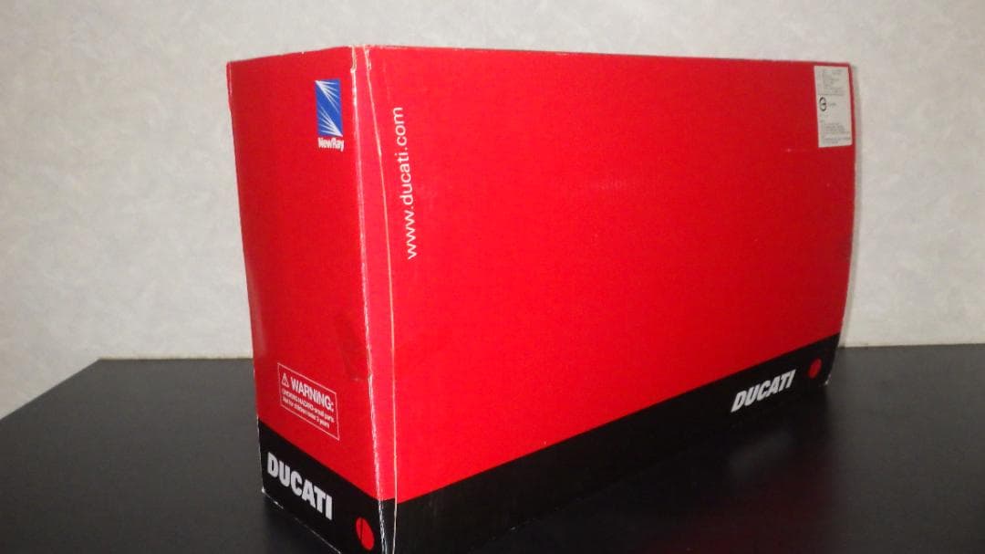 オートバイ・バイク NewRay 1/6 DUCATI 999