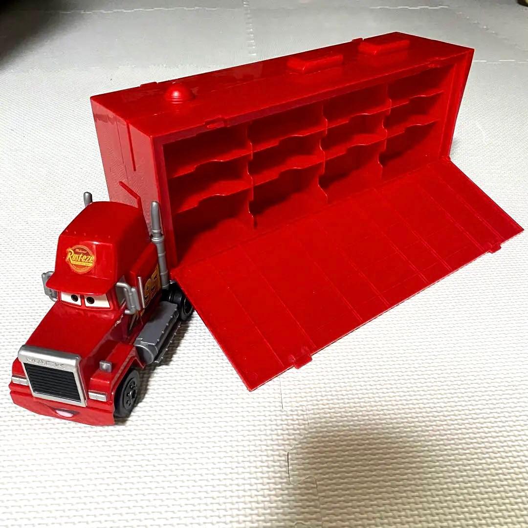 【廃盤】カーズ トラック 24台収納　たくさんのせよう! 大きなマックトレーラー