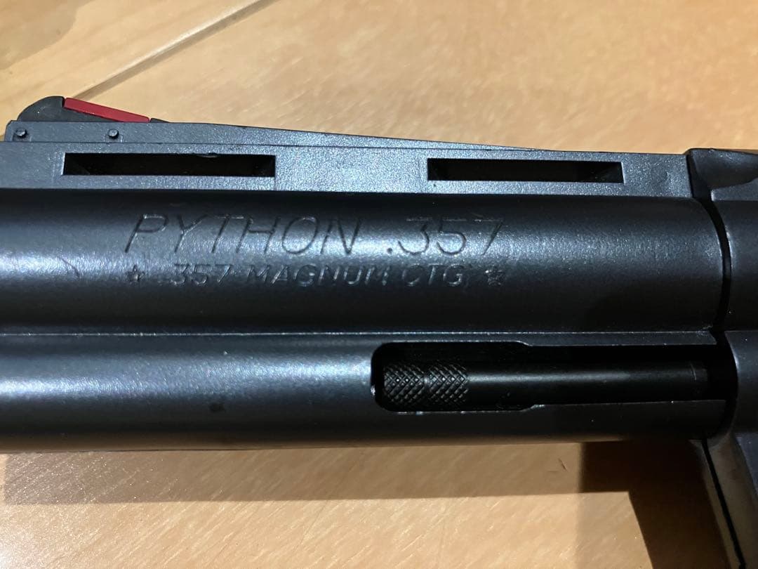 クラウン　スナイパーライフルとリボルバー