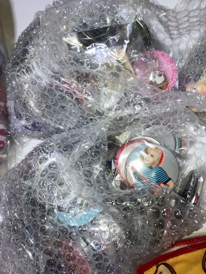 ゴールデンボンバー グッズたくさん大量セット バッジ アクスタ タオルなど