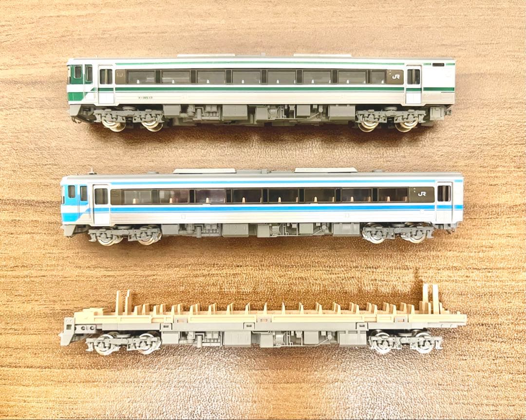 【TOMIX】キハ185 四国色 復活国鉄色 予備台車付き