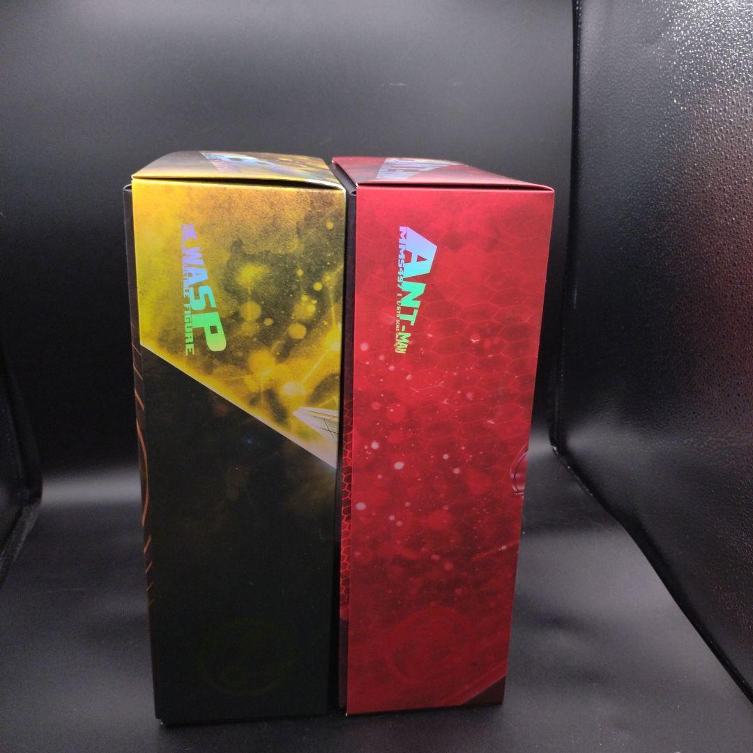 開封品　ホットトイズ　ワスプ　アントマン 2体セット