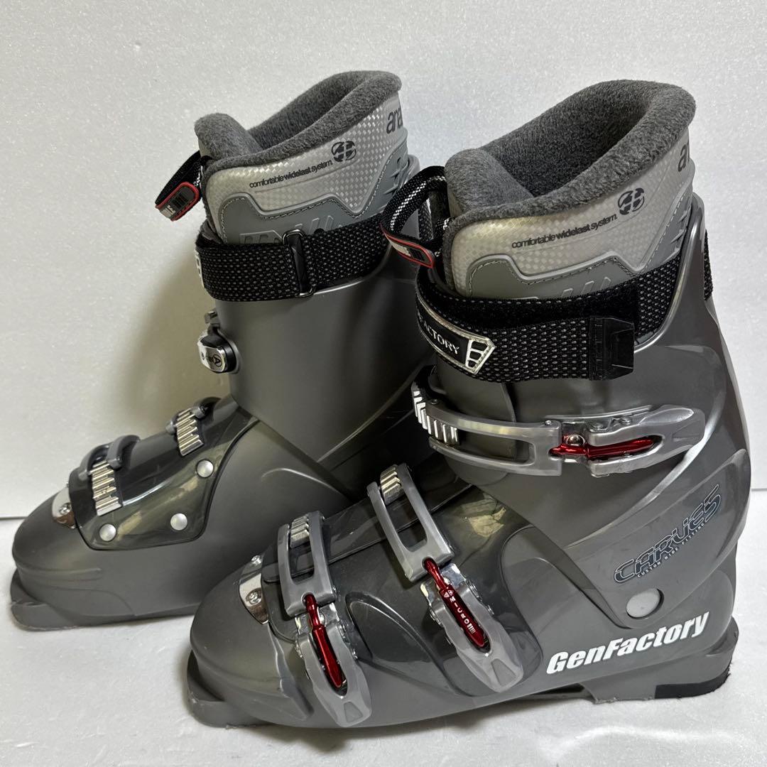 28ＣＭ　サイズ9 GenFactory スキーブーツ グレー　初心者