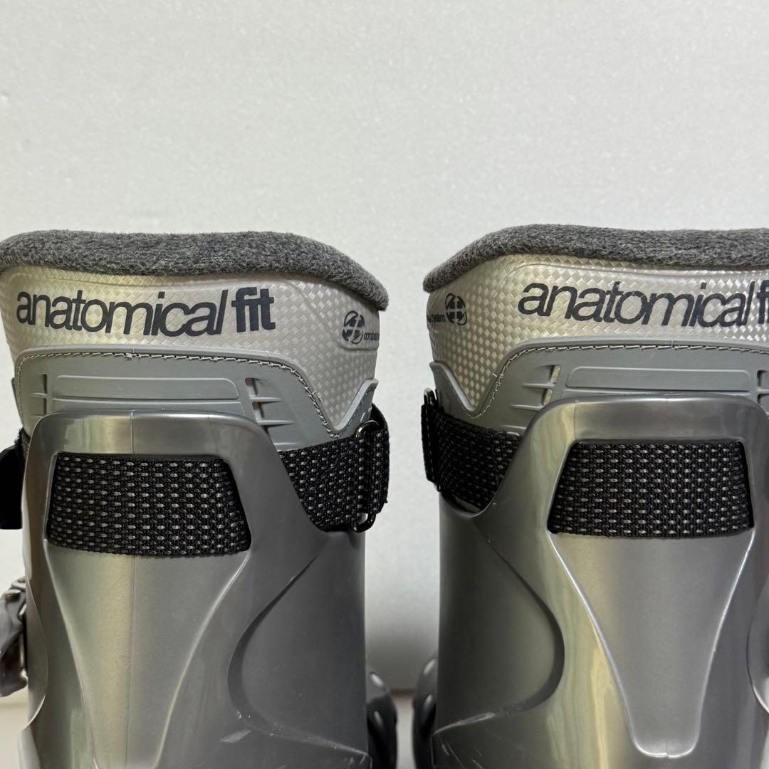 28ＣＭ　サイズ9 GenFactory スキーブーツ グレー　初心者