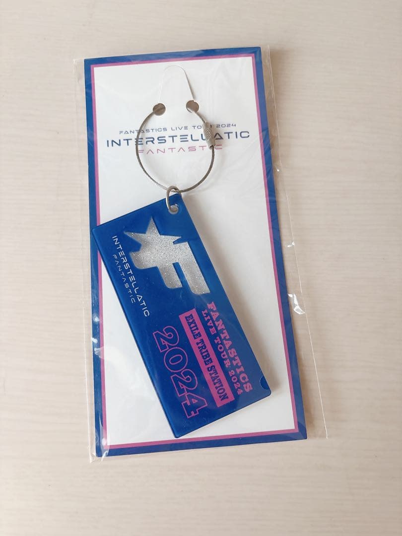 FANTASTICS ダイヤモンド型ペンライト、アクリルキーホルダー