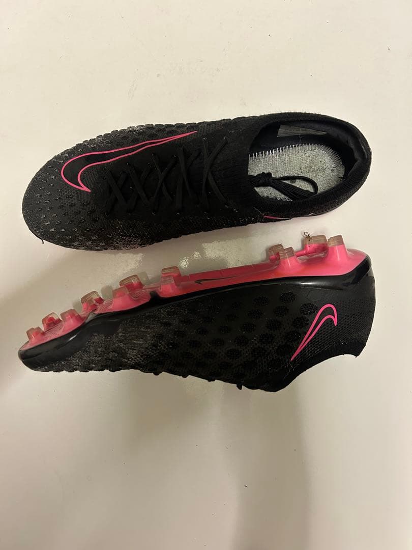 ナイキ　ウルトラヴェノムFG