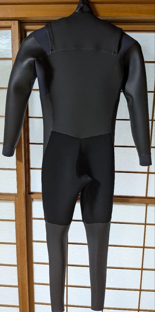 FELLOW セミドライチェストジップ ALL 3mm サイズMLB