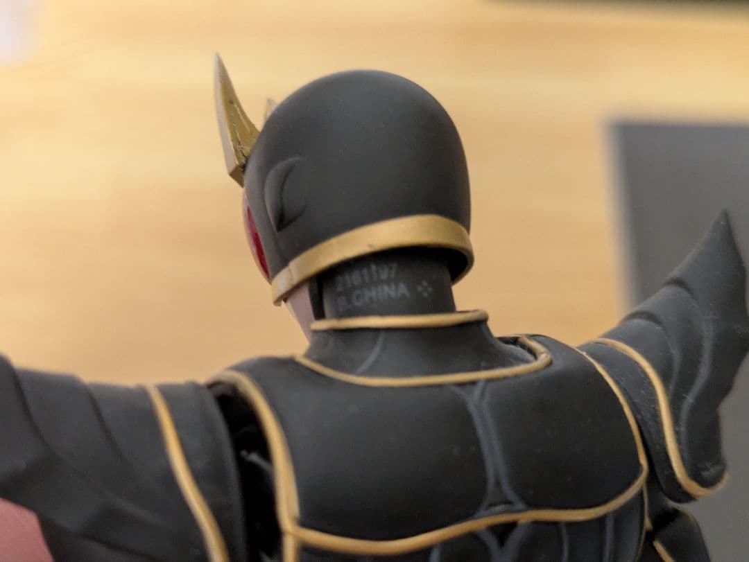 S.H.Figuarts 真骨彫製法　仮面ライダークウガ　アルティメットフォーム