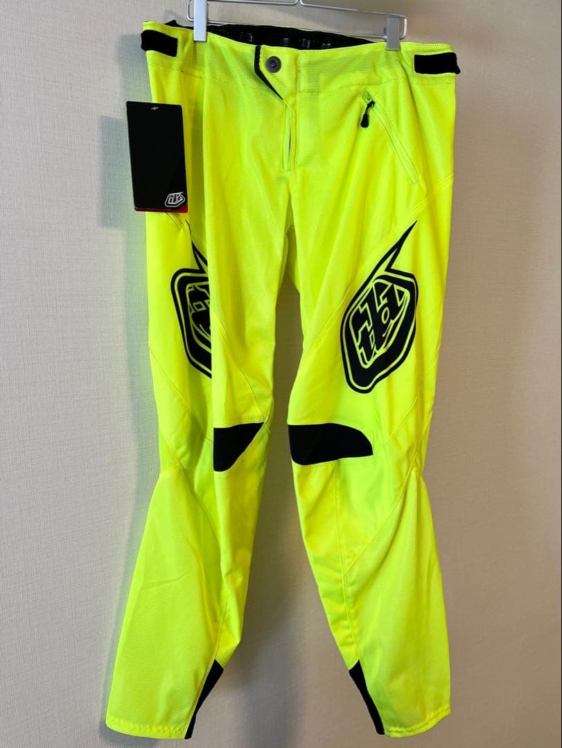 ①トロイリーデザイン　ロングパンツ　未使用タグ付き　FLO YELLOW