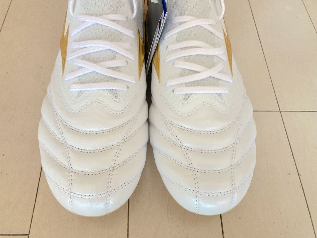 モレリアネオ4βジャパンAG 白✖️金　26.5㎝　新品。