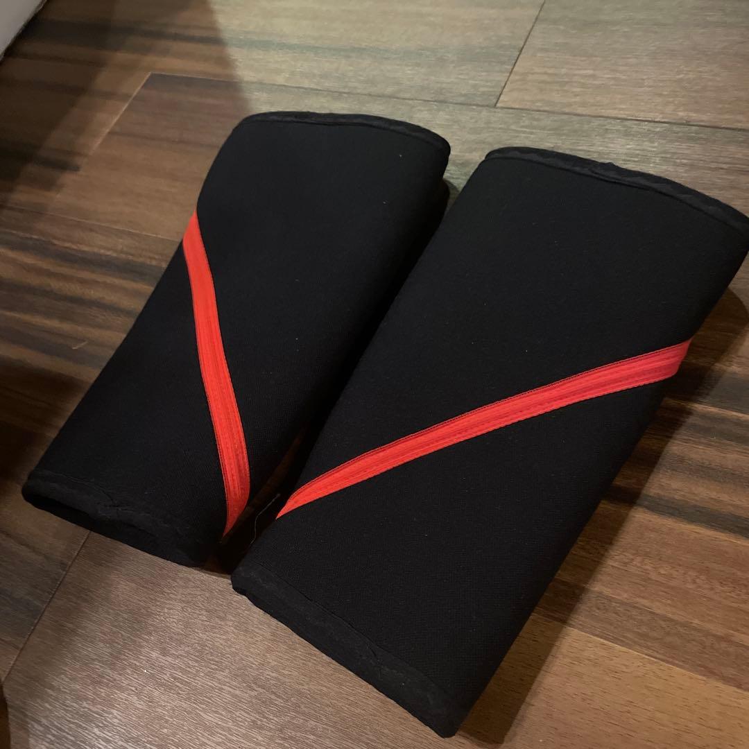 SBD ニースリーブ　ブラック/レッド　Sサイズ