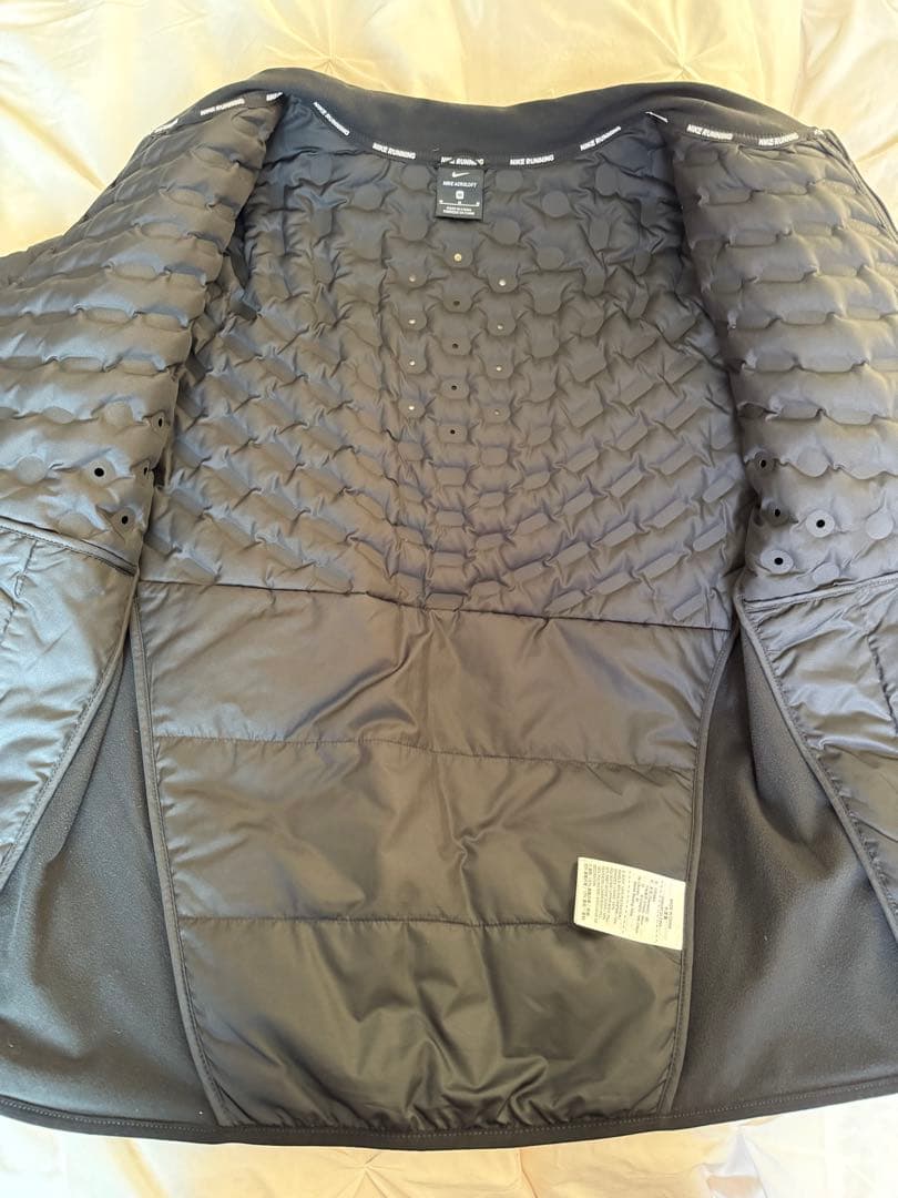 Nike Aeroloft ジャケット M ブラック