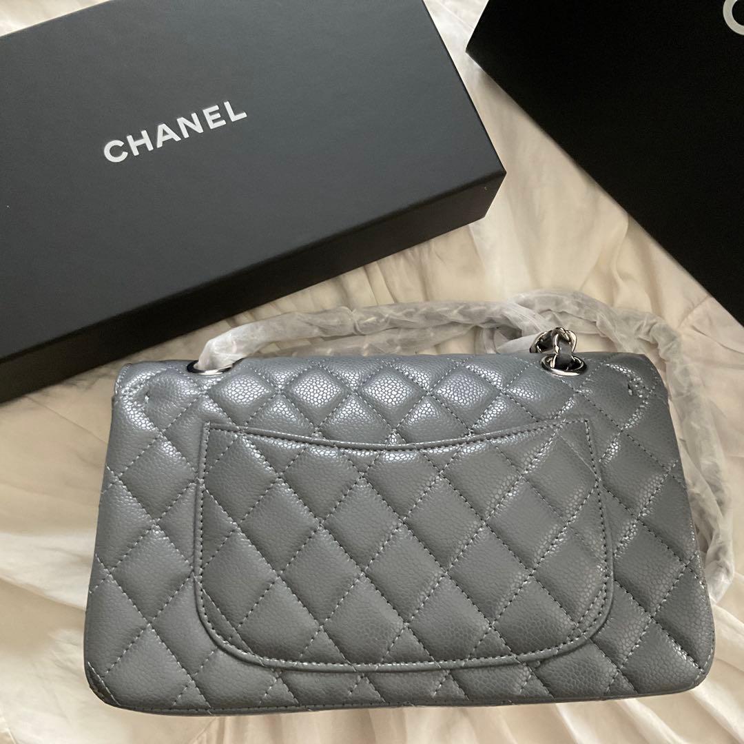 CHANELノベルティ　マトラッセ　キャビアスキングレー