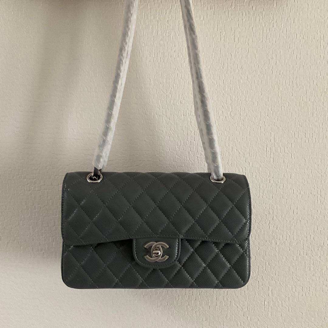 CHANELノベルティ　マトラッセ　キャビアスキングレー