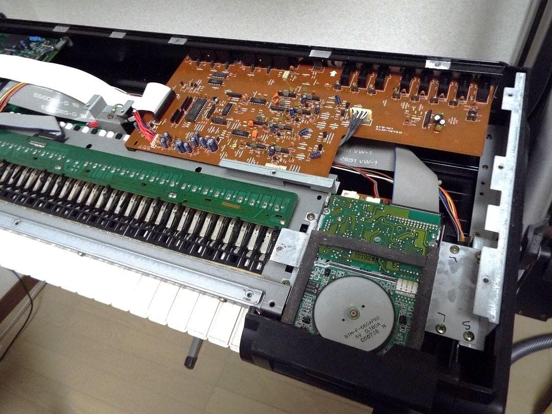 完動_美品 電池交換済 76FS鍵盤 コルグ T2_本体のみ