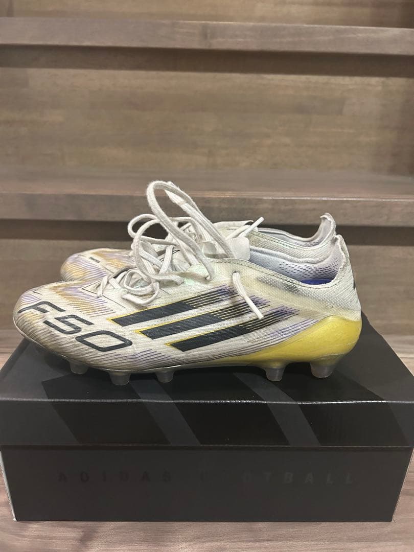 F50 ELITE HG/AG ジャパン / 土・人工芝用