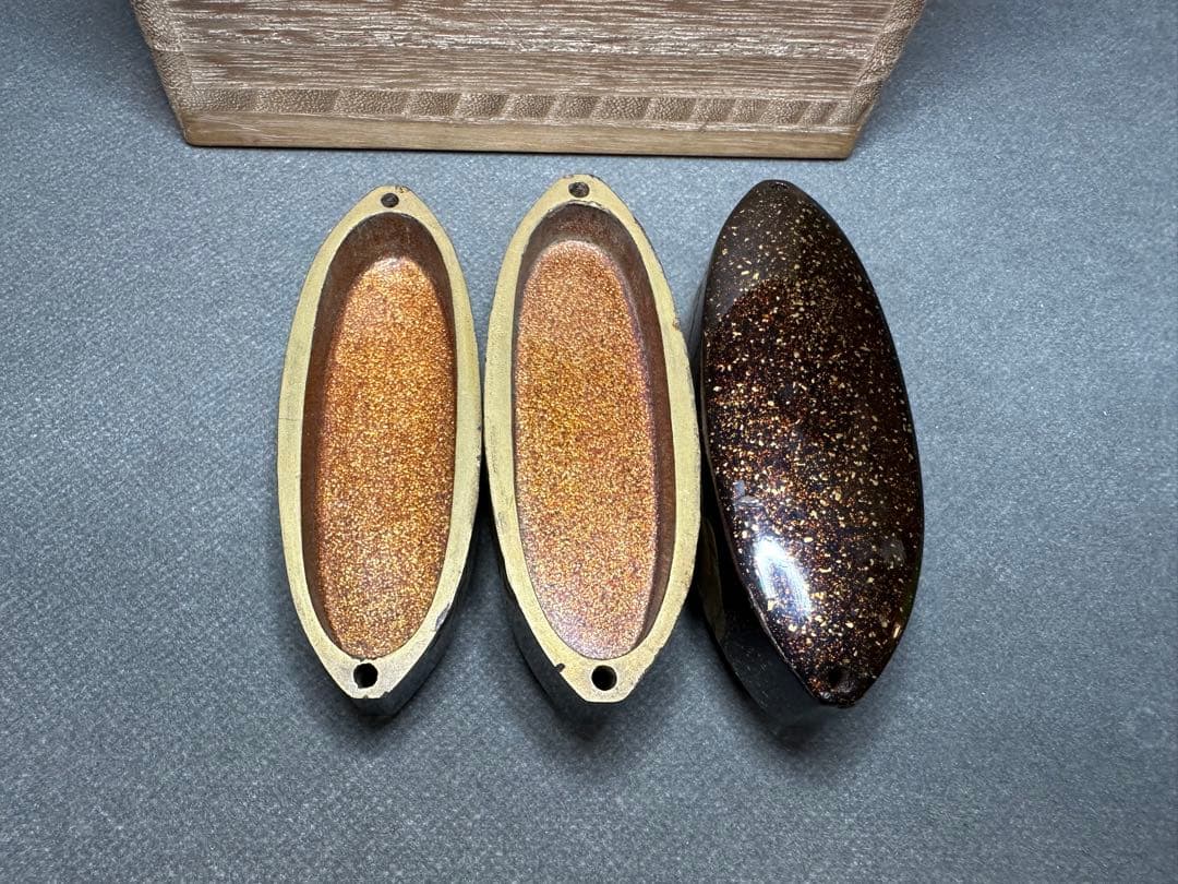 印籠　漆器　唐獅子牡丹　重箱 金色浮彫古美術品　骨董　アンティーク　彫刻 工芸品