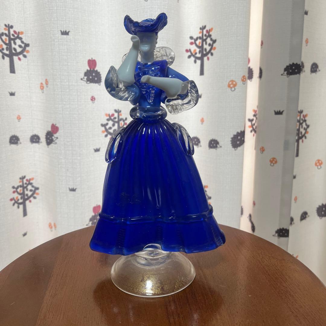 ガラスの置物　貴婦人