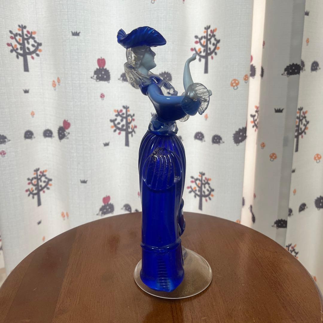 ガラスの置物　貴婦人