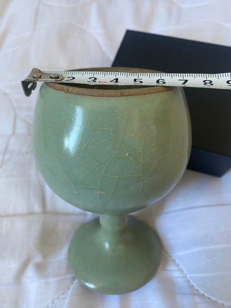 宋代青瓷高足杯、淡い緑色の脚付きカップ