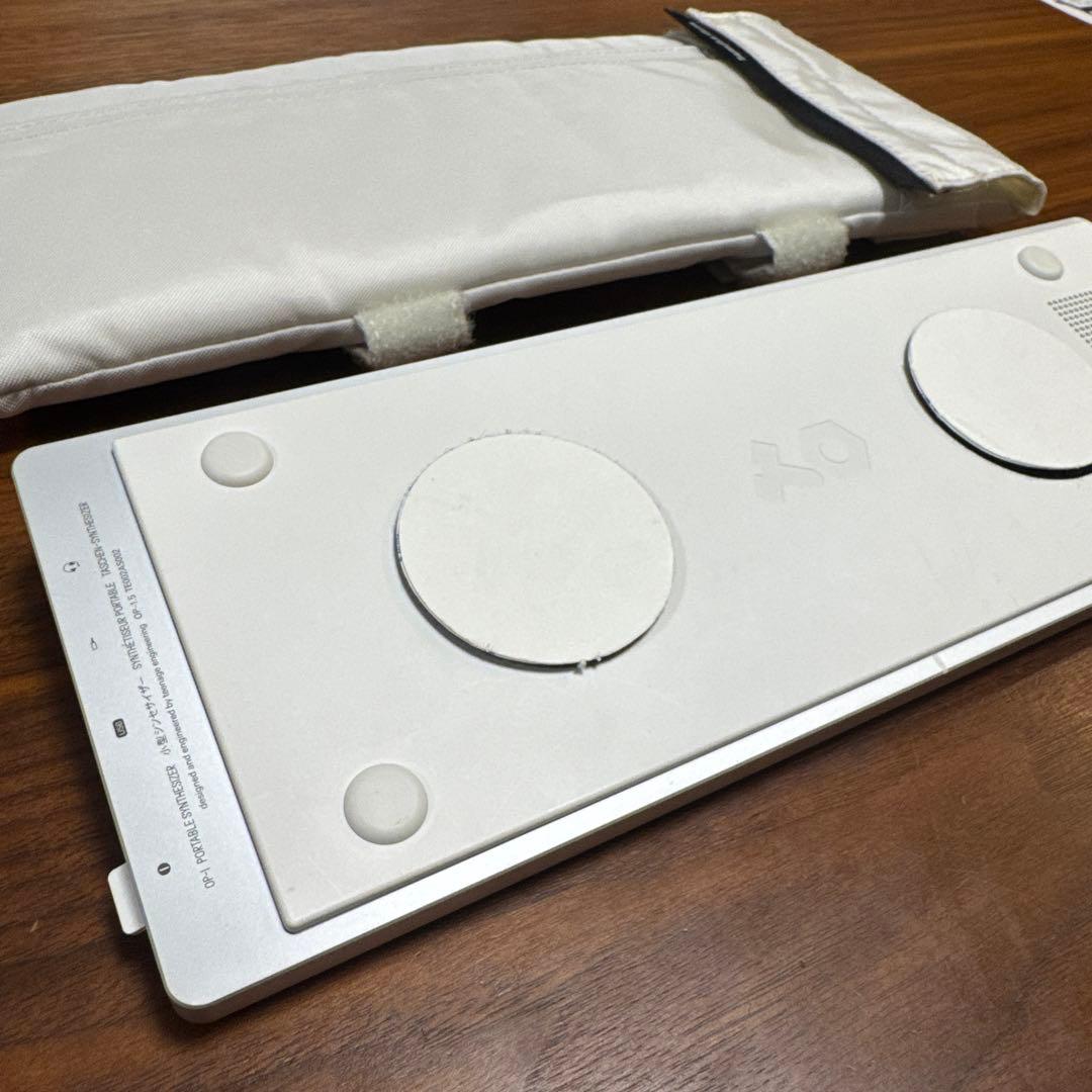 OP-1 Field 本体+専用ケース