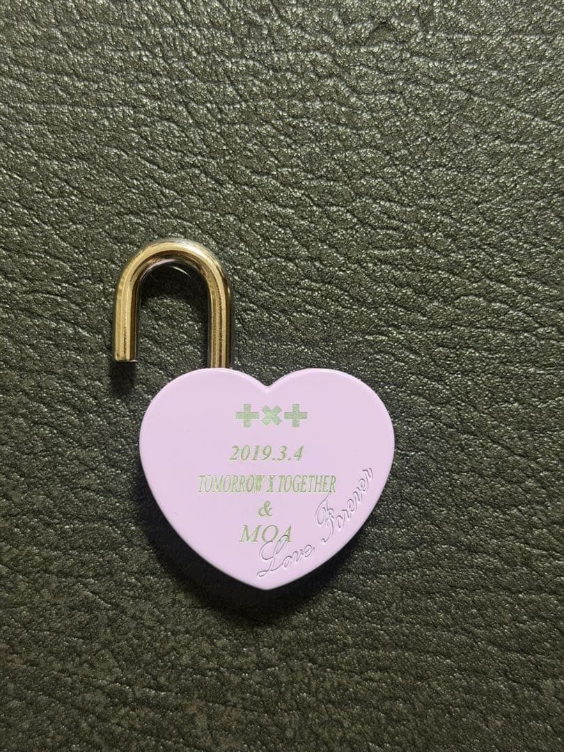 TOMORROW X TOGETHER TXTスカイビル　空中庭園　ハートロック