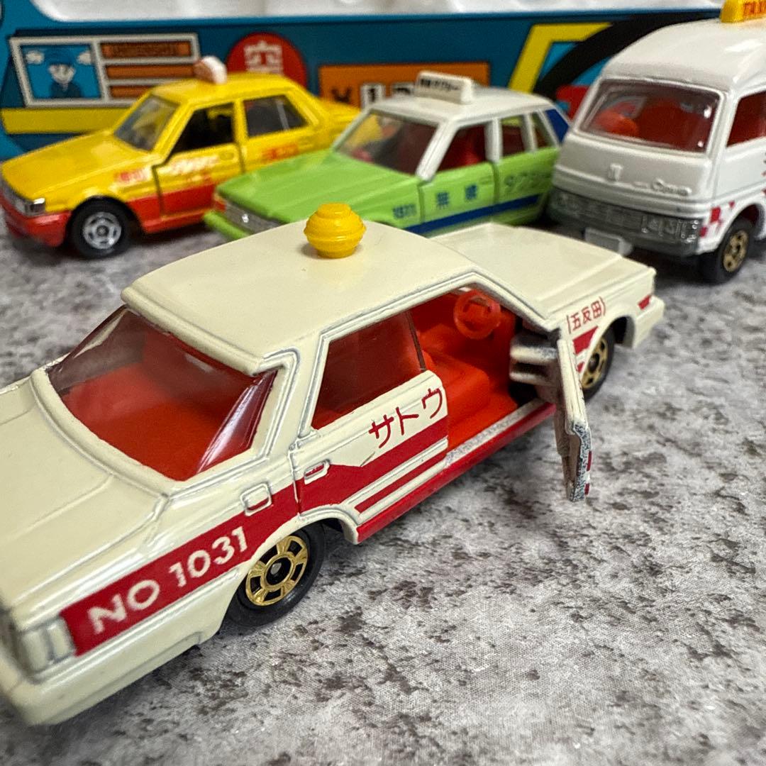 d*7様 トミカ　タクシーセット