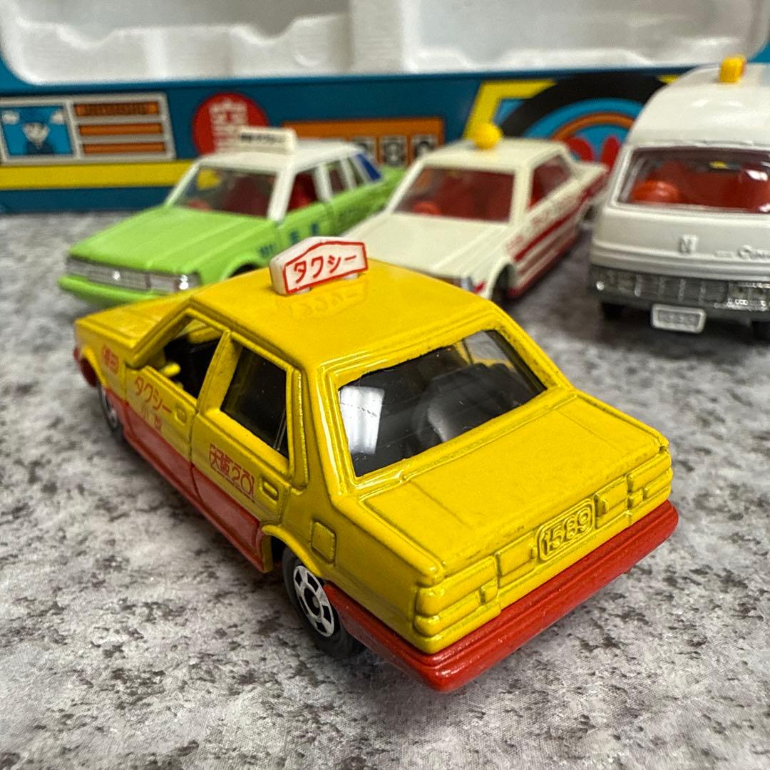 d*7様 トミカ　タクシーセット