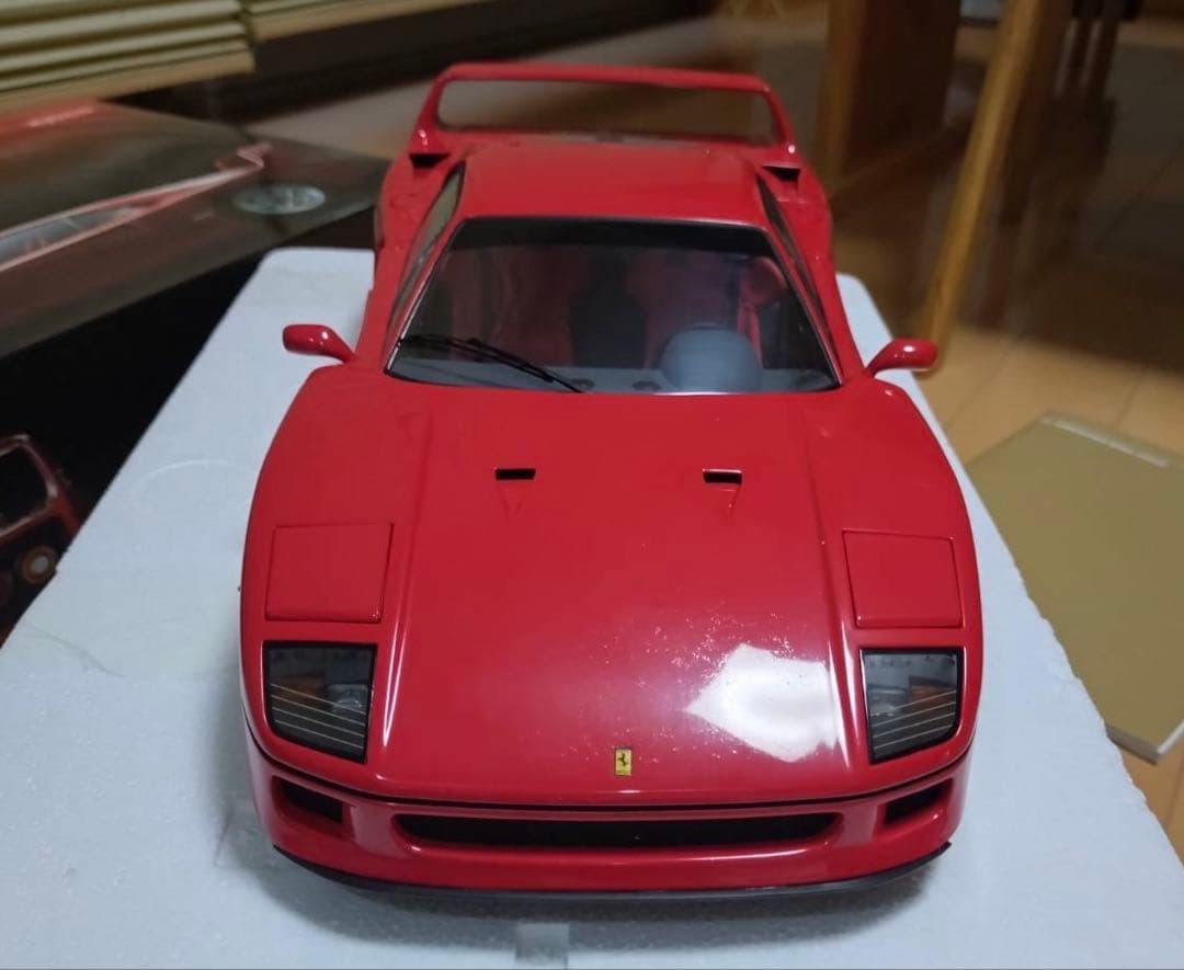 フェラーリ F40 1/12 ダイキャストカー