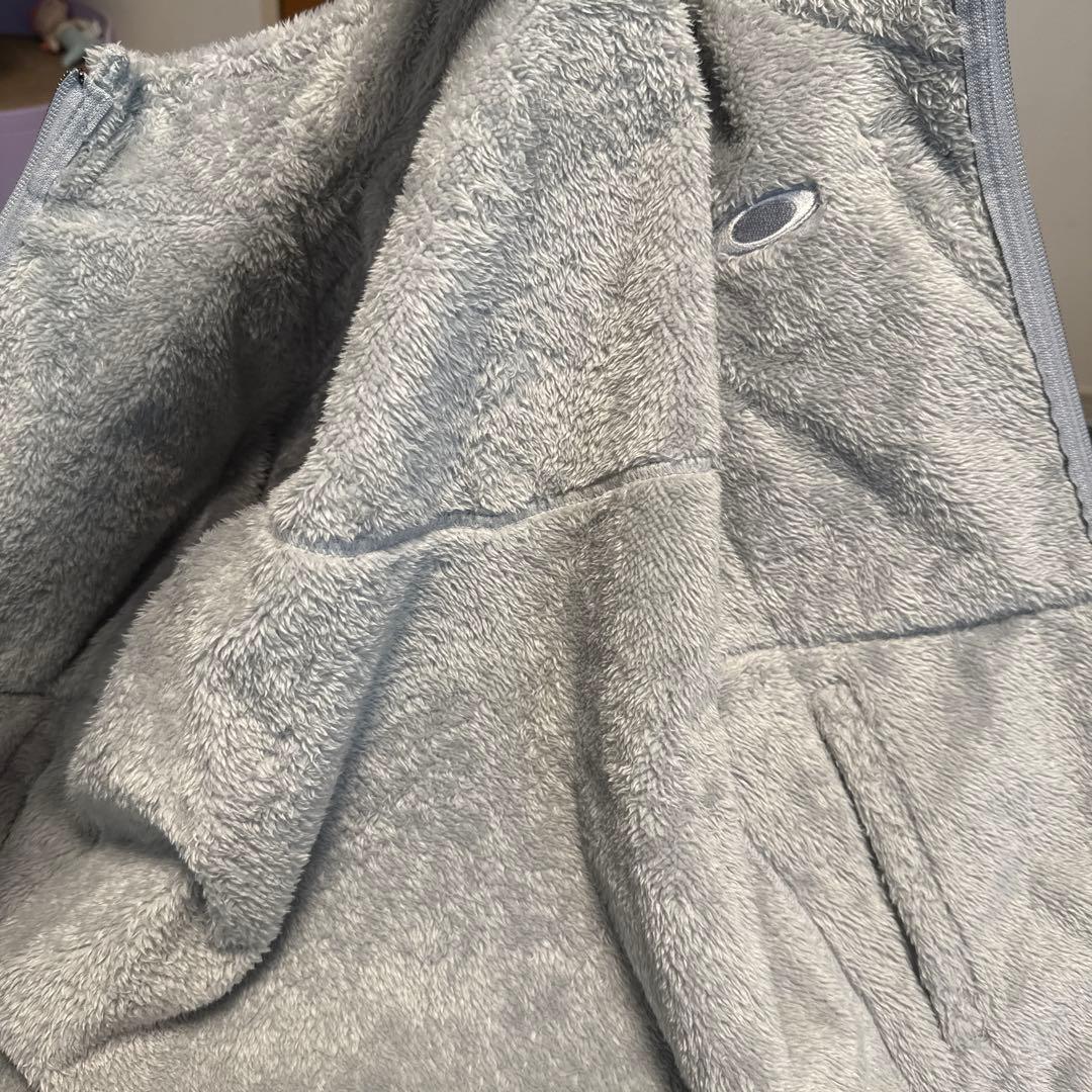 未使用オークリー ファーブルゾン　リバーシブル　Mサイズ