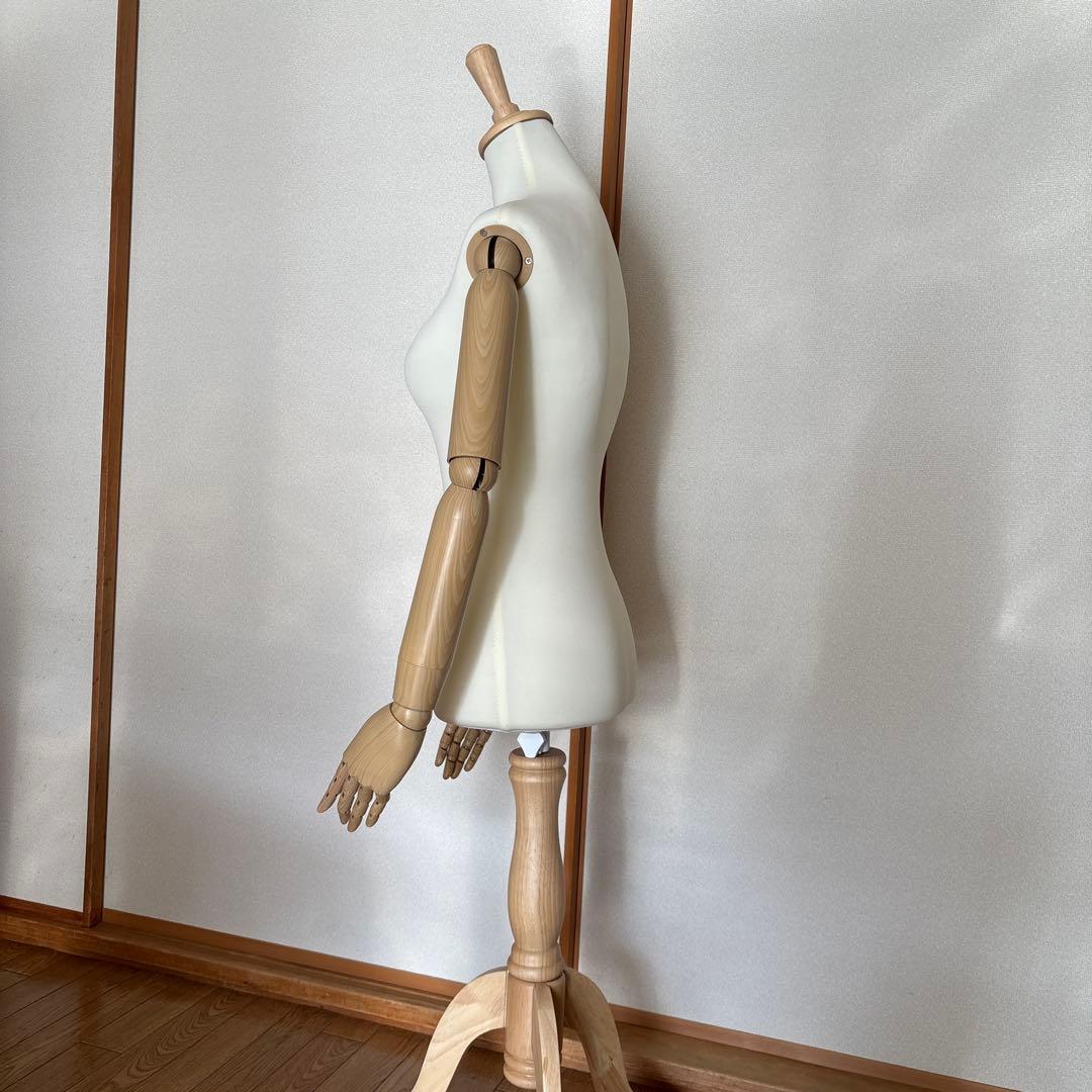 値下げしました！レディース　マネキン　トルソー 腕付き 可動式　女性９号〜11号