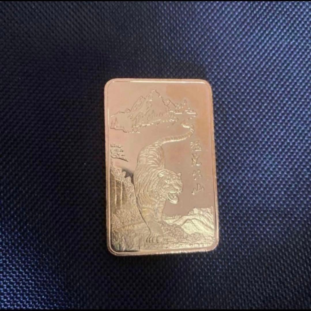 勲章　虎　お土産　金色　かっこいい　飾り物　インテリア
