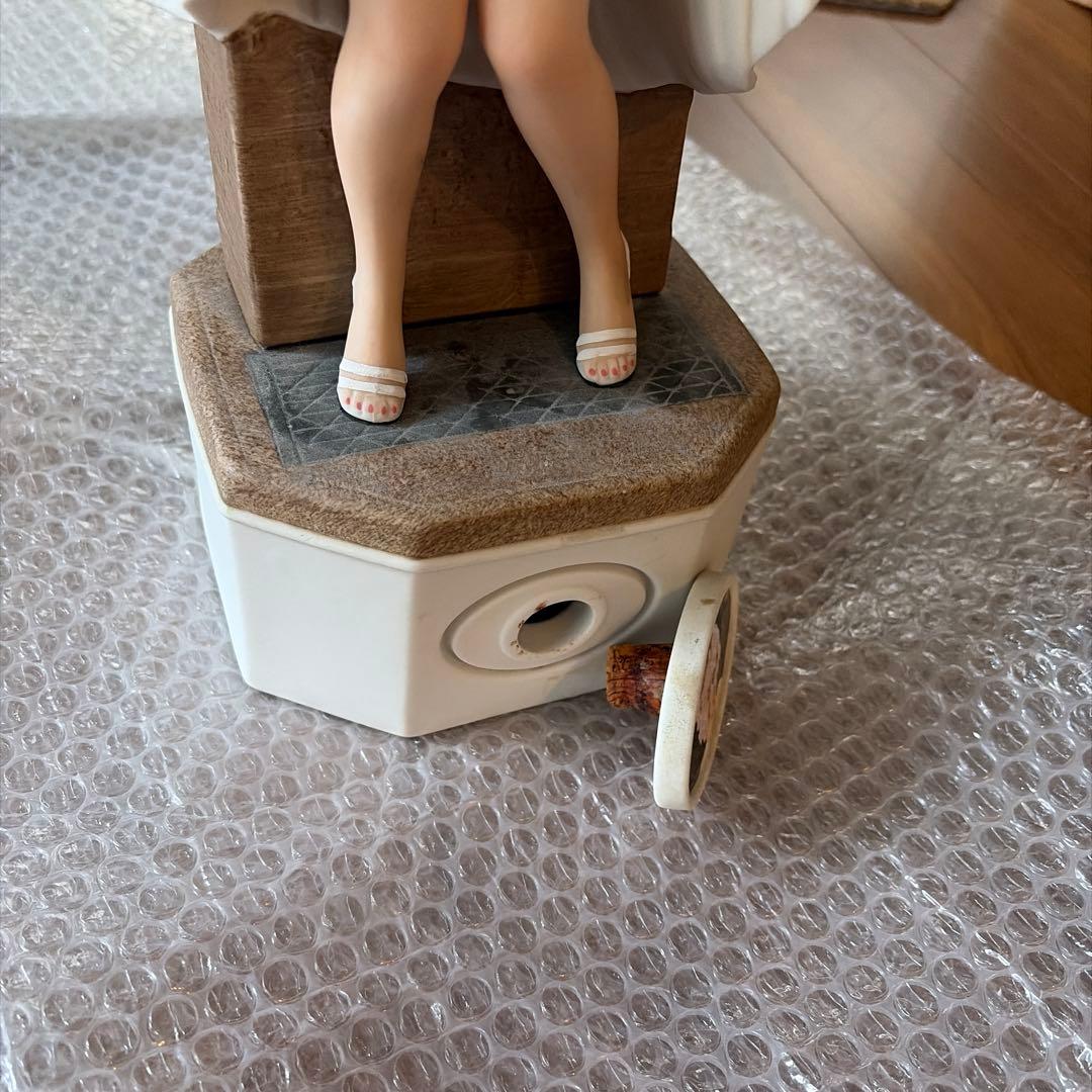 マリリンモンロー「七年目の浮気」陶器ボトル 開栓済